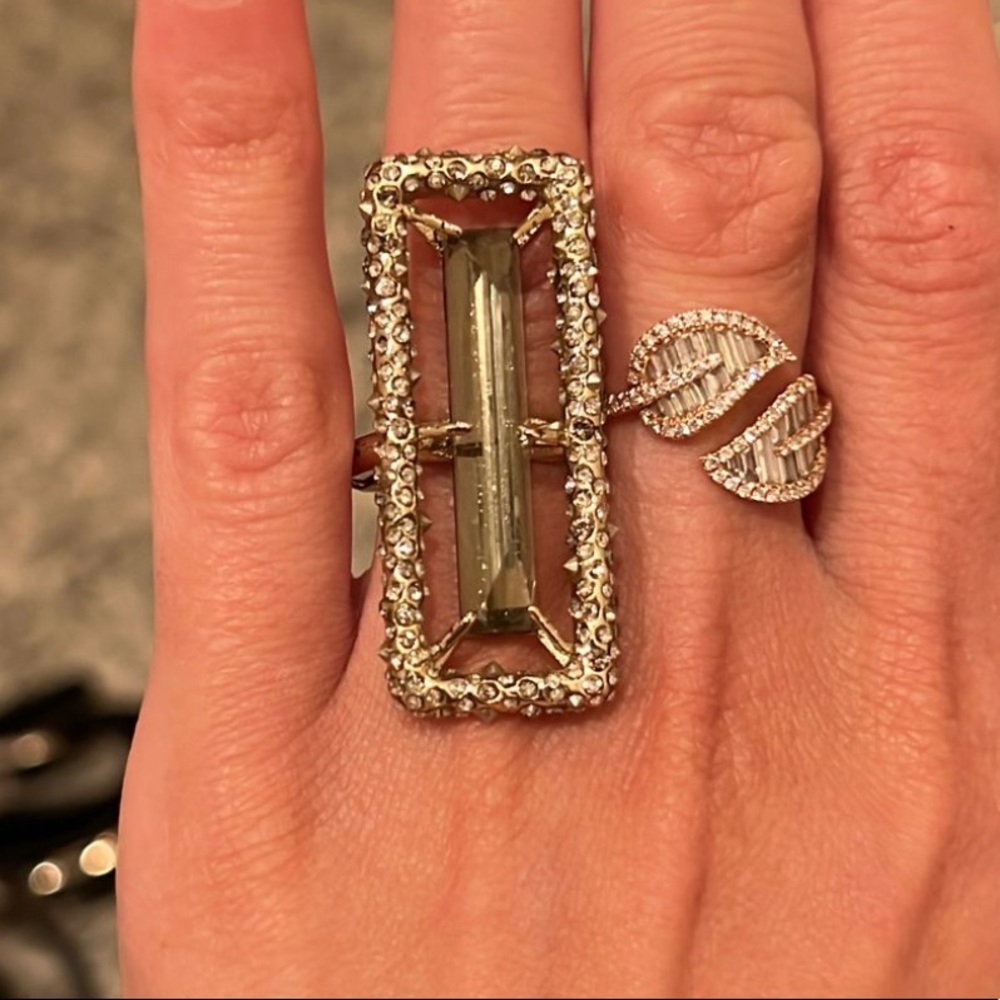 Cocktail ring